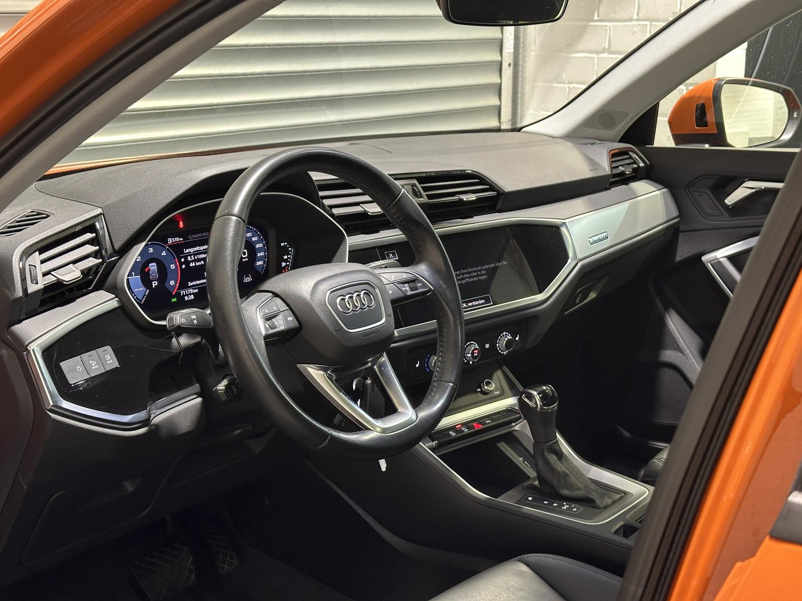 Audi Q3 40 TDI / S TRONIC / QUATTRO / PANO / LED /