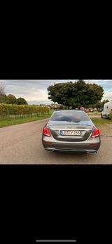 Mercedes-Benz E 220 d 4MATIC Autom. - - Mercedes-Benz E 220 Gebrauchtwagen in Stuttgart