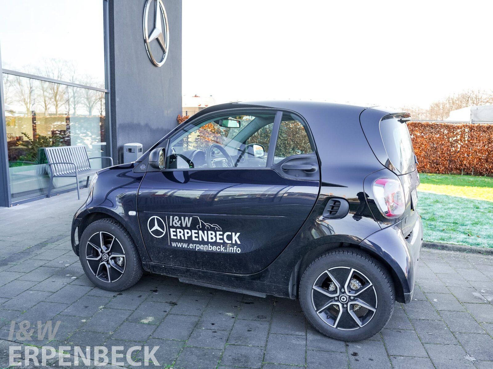 Fahrzeugabbildung Smart smart EQ fortwo Exclusive 22kW SHZ Kamera LED