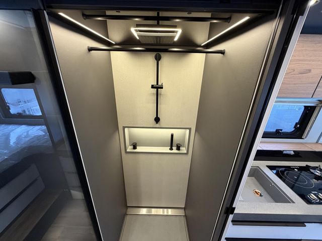 Niesmann + Bischoff Flair 880 VolluftfederungHubstützenActive Air 