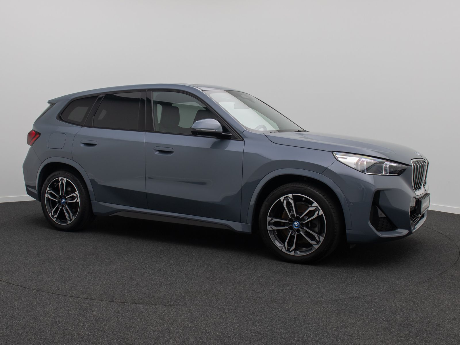 Fahrzeugabbildung BMW iX1 xD30 MSport Panorama 360&deg;HUD DAB Komfort 19"