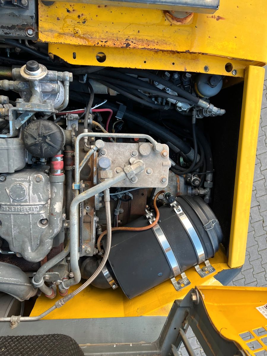 Fahrzeugabbildung Liebherr A 900 C ZW Litronic / 19.393 h / 2011