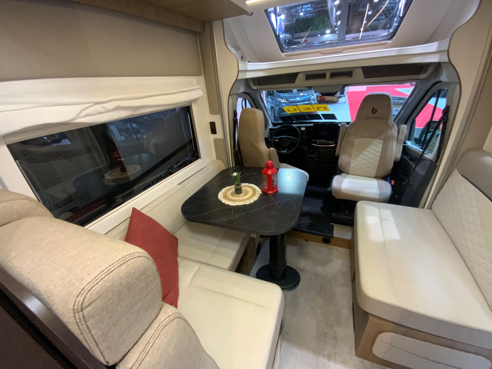 Fahrzeugabbildung Benimar Y 881 **Slim 2,14 m**neuer Grundriss**5,99 m**