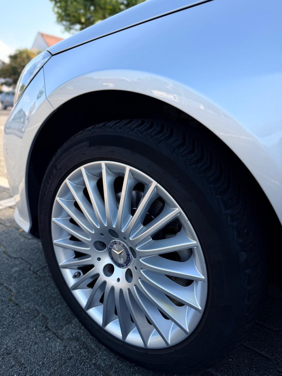Mercedes-Benz E 220 BlueTEC T Automatik