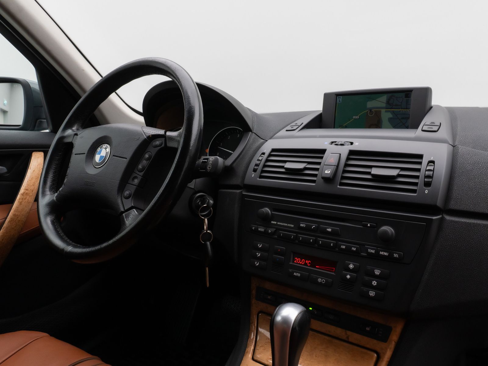 Fahrzeugabbildung BMW X3 xD30d Leder Xenon PDC Sitzhzg Lordos NaviPro