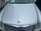 Mercedes-Benz E 200 Lim. AUTOMATIK+BI/XENON+EINPARKHILFE - Mercedes-Benz E 200 in Düsseldorf