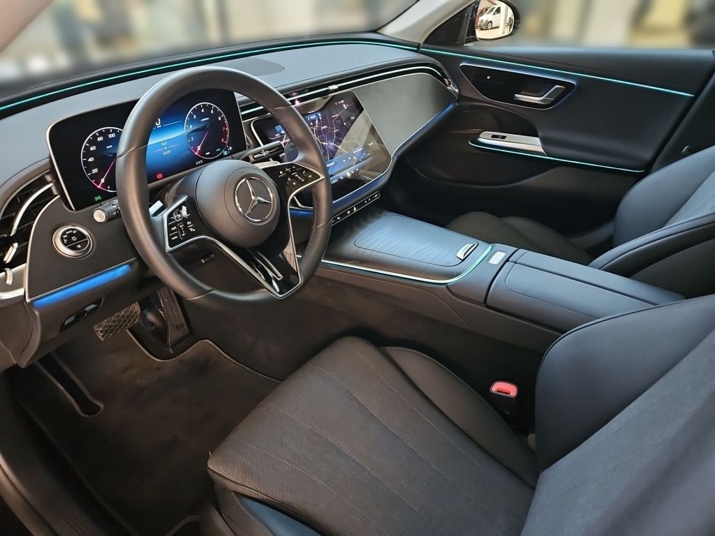 Fahrzeugabbildung Mercedes-Benz E 200 T Avantgarde AHK LED Pano ACC Navi KeyLess