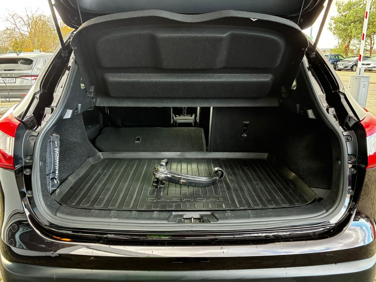 Fahrzeugabbildung Nissan Qashqai 115PS 6-Gang*360°Cam*NAVI*AHK*