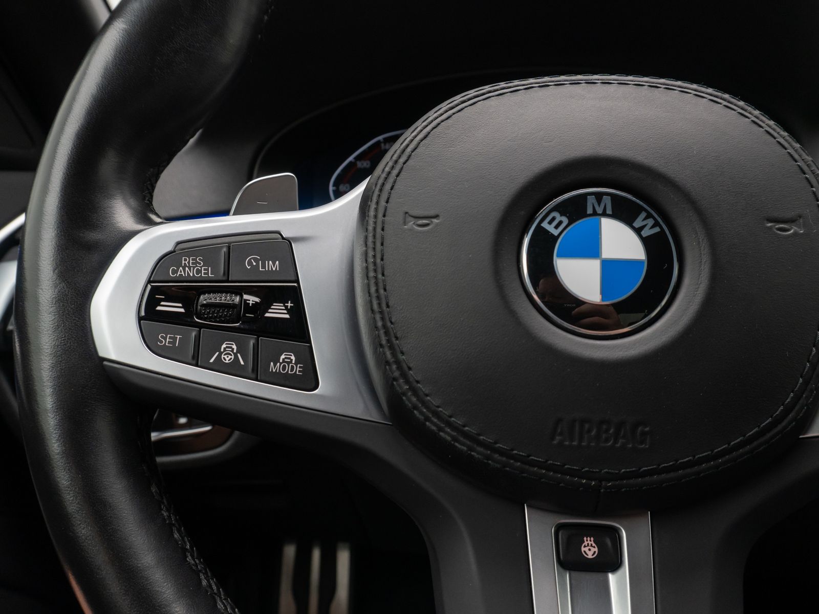 Fahrzeugabbildung BMW 540d xD M Sport Laser Kamera HUD DAB HiFi Komfor