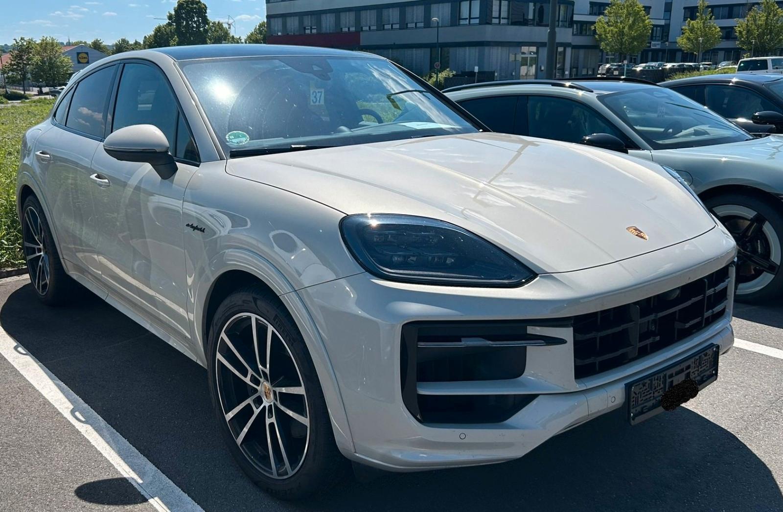 Porsche Cayenne E Hybrid Coupe *SportDesign Paket*22"Alu