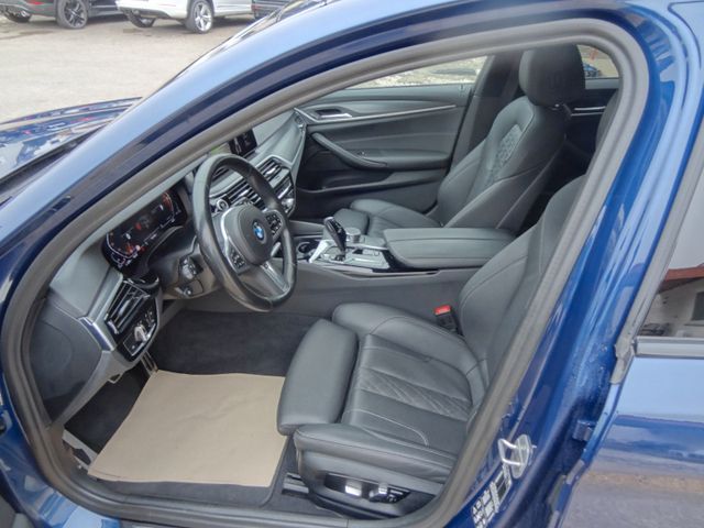 Fahrzeugabbildung BMW 520d xDrive M Sport/1.Hd/AHK/Virtual/Kamera/