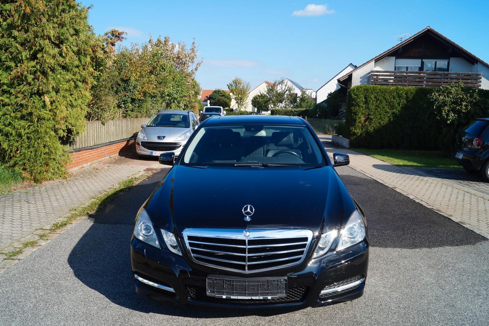 Mercedes-Benz Lim. E 350  4Matic, Leder, Schiebedach