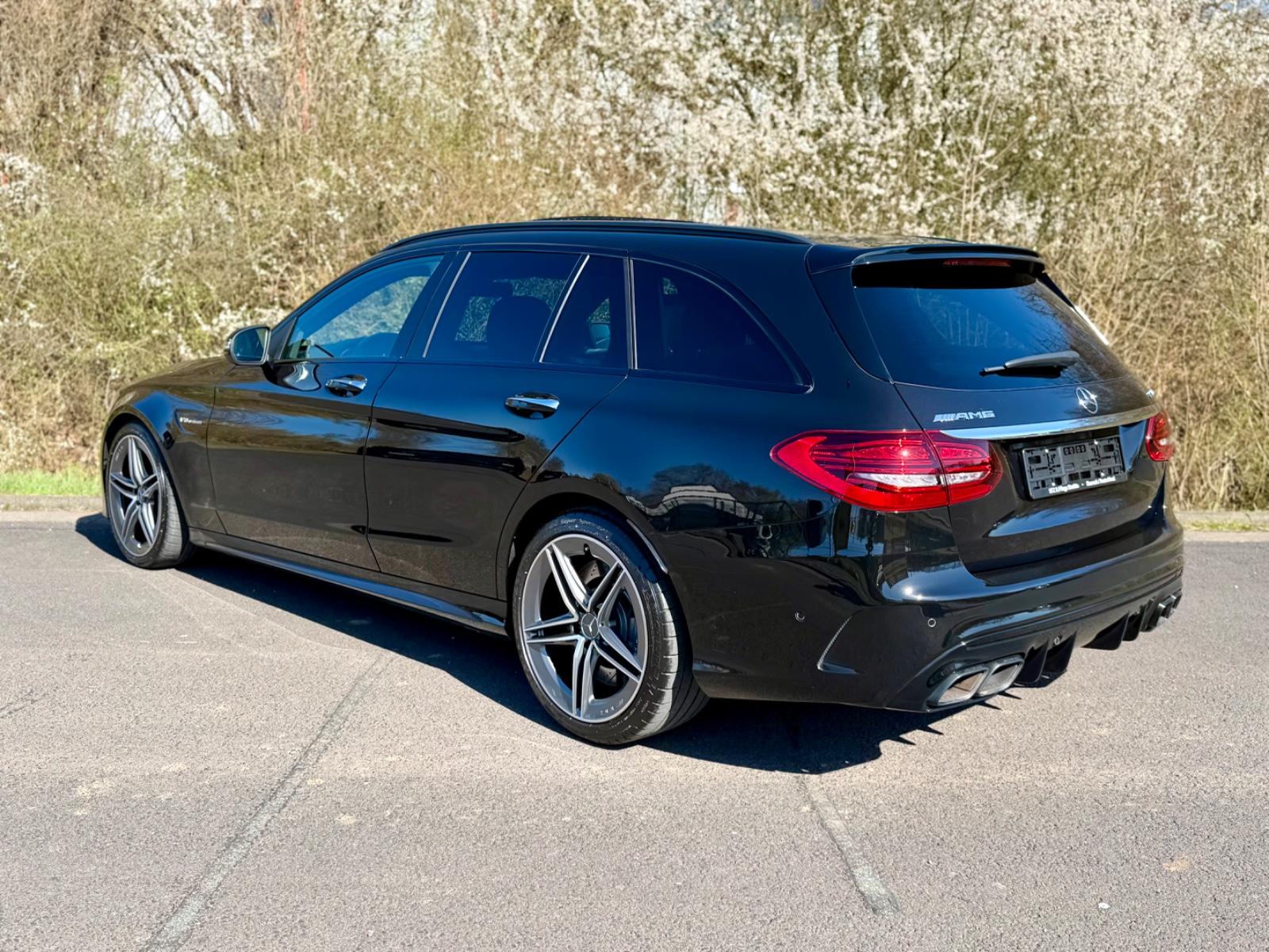 Mercedes-Benz C 63 AMG*Night*Pano*Burmester*Dig.Cockp*Distroni