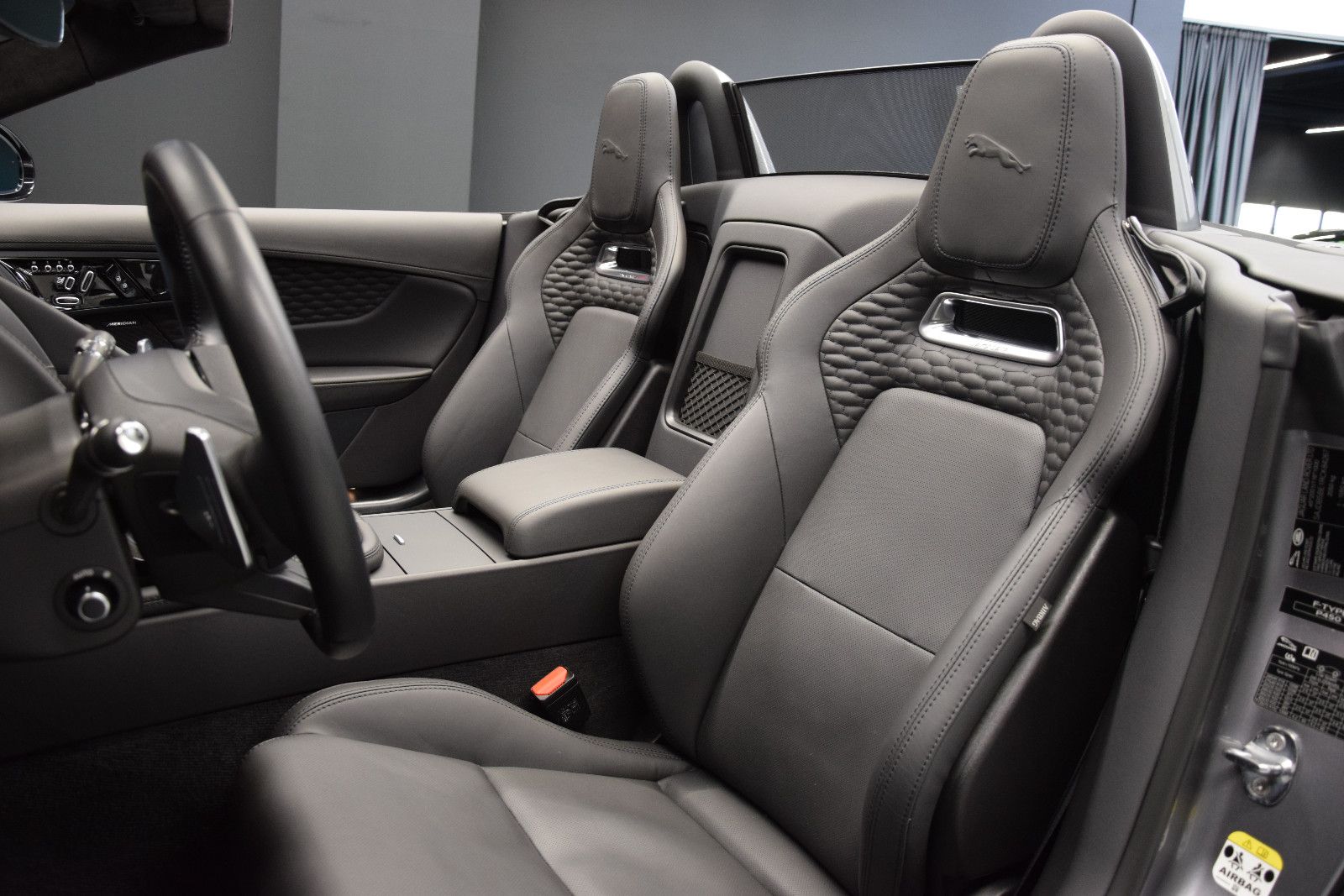 Fahrzeugabbildung Jaguar F-Type Cabrio R-Dynamic Memory Vollleder S-AGA