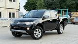 Mitsubishi L200 Intense 4WD 2,5TD CrewCab Black Tausch Mö. - Mitsubishi aus 2012: I