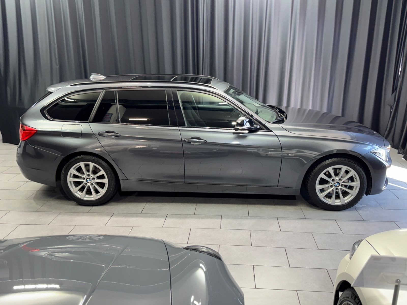 Fahrzeugabbildung BMW 320 d Touring|PANORAMA|AUTOMATIK|SPORT-LINE|