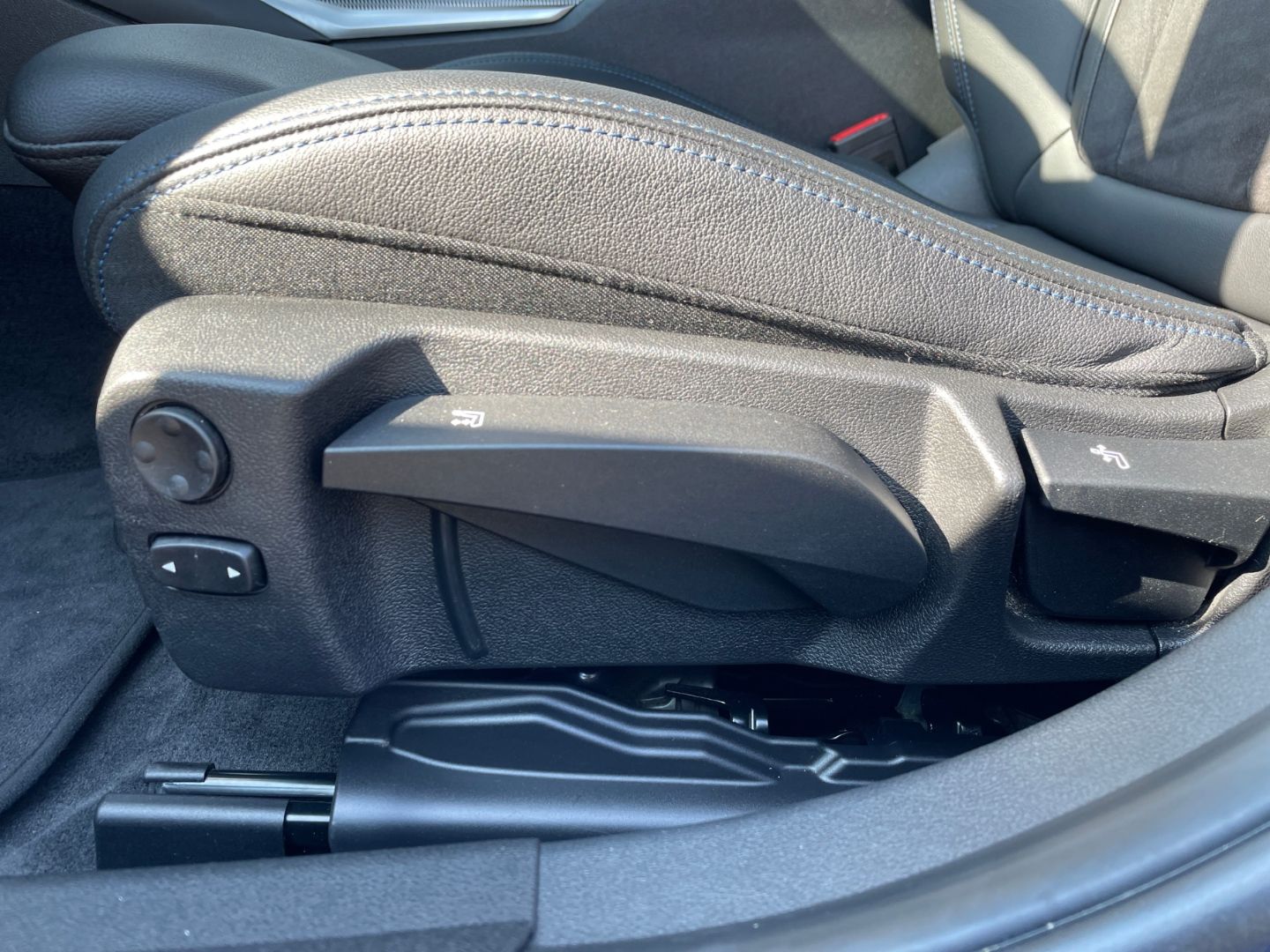 BMW 320 d Touring M-Sport LiveCockp.Pro Hifi LKHZ So foto 15