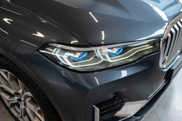 BMW X7 - 7
