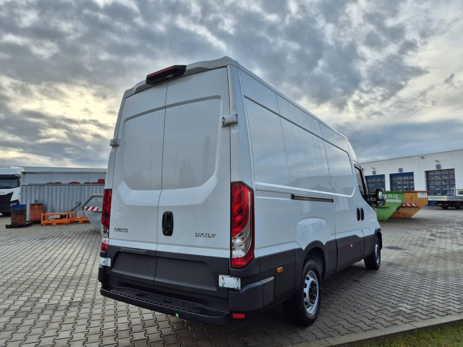 Fahrzeugabbildung Iveco 35S14 KaWa