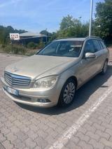 Mercedes-Benz MERCEDES C CLAS 2.2 DIÉSEL  ITALIA ZULASUNG - gebrauchte Mercedes-Benz 220 aus dem Jahr 2010