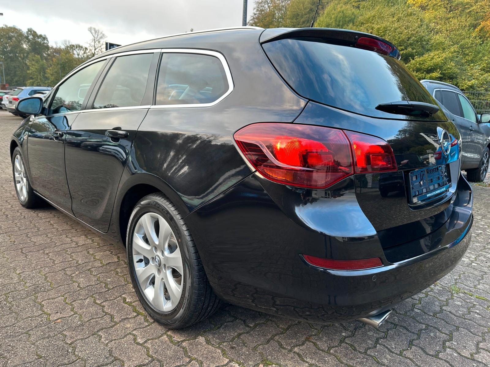 Opel Astra 2011 — photo 5