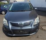 Toyota Avensis 2.2 D4-D - Toyota Avensis in Bonn