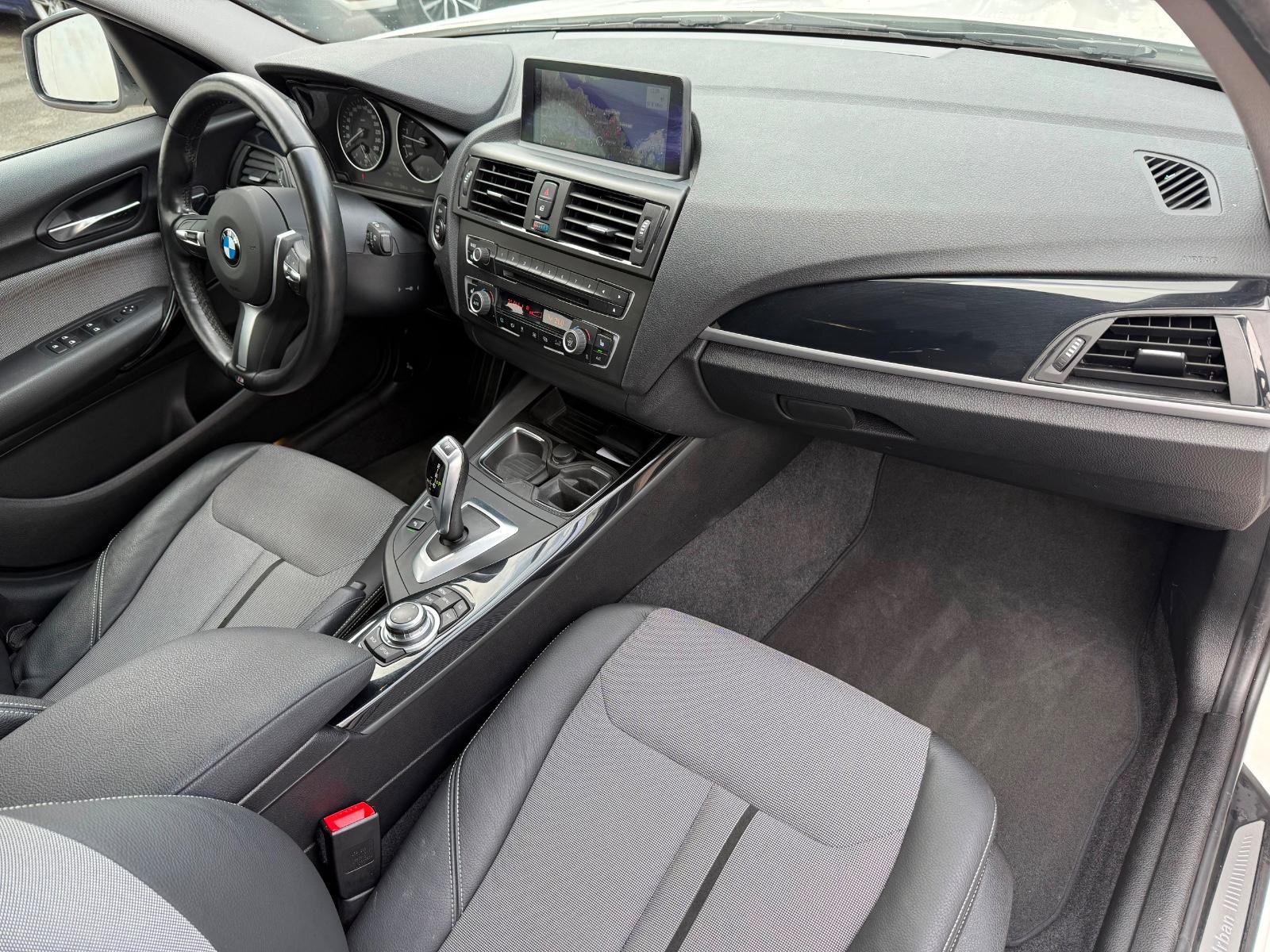 BMW 118 i Automatik*2.Hand*BiXenon*Navi*Kamera*AHK