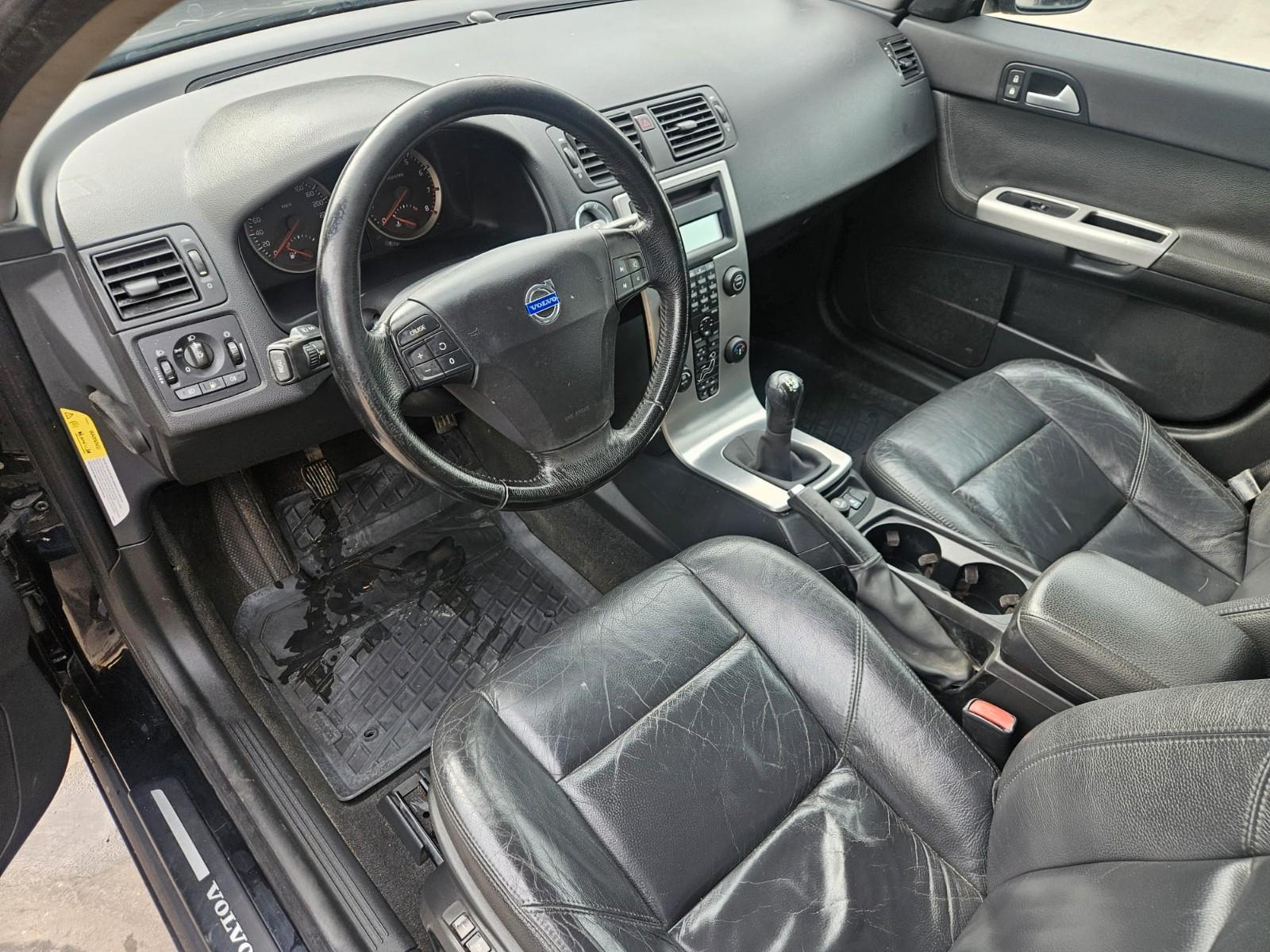 Volvo V50 2004 — photo 13
