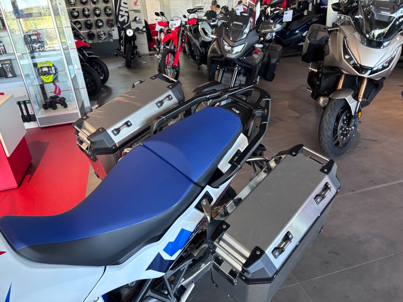 Fahrzeugabbildung Honda CRF 1100 Adventure Sports D4T 2026 Koffer, Sturz