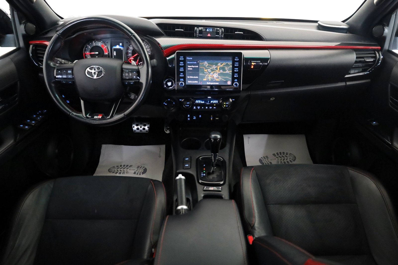 Fahrzeugabbildung Toyota Hilux 2.8 D-4D GR Sport,Alcant,.ACC,Rollo el,AHK