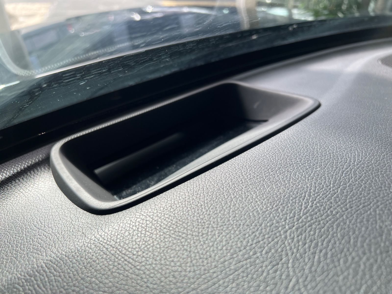 Fahrzeugabbildung Mercedes-Benz C 200 CGI Lim AMG LINE *AMBIENTE*KAMERA*HEAD-UP*