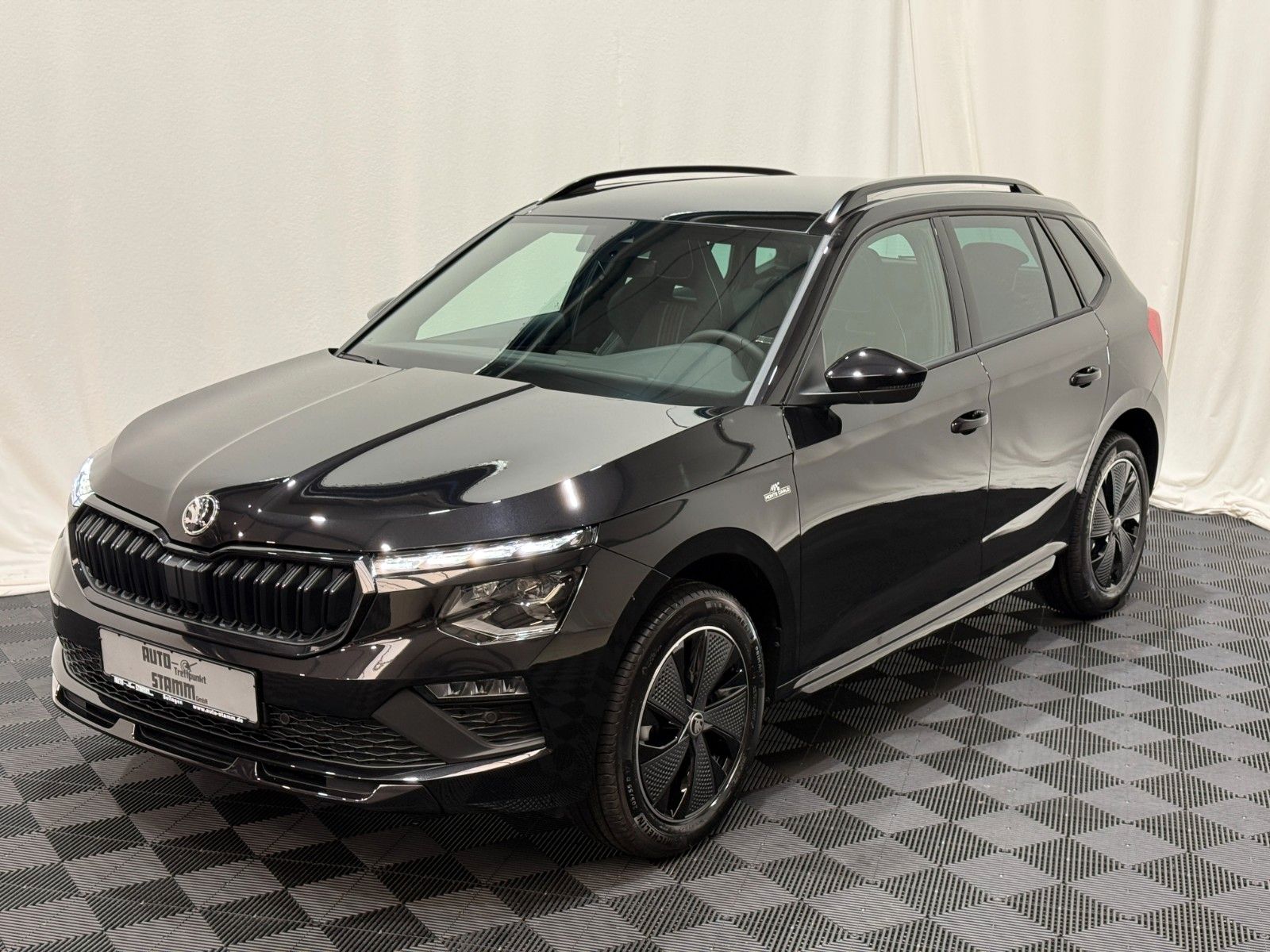 Fahrzeugabbildung SKODA Kamiq Monte Carlo / DSG / Matrix / Navi / AHK