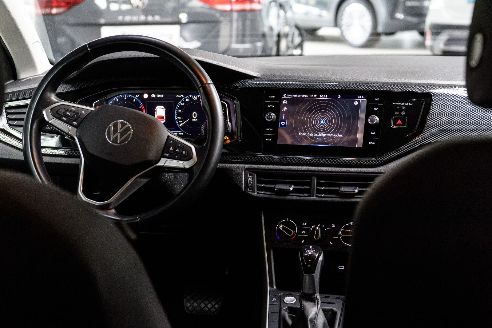 Fahrzeugabbildung Volkswagen Polo VI Life+LED+SHZ+NAVI+GJR+KEYLESS+DAB+AUTOMA