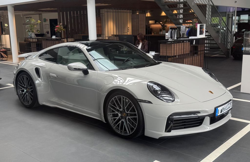 Image of Porsche 992