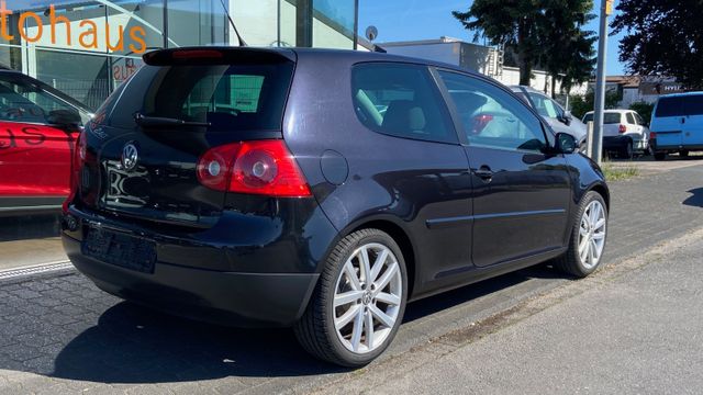Fahrzeugabbildung Volkswagen Golf V Limousine 1.6 United aus 1. Hand !!