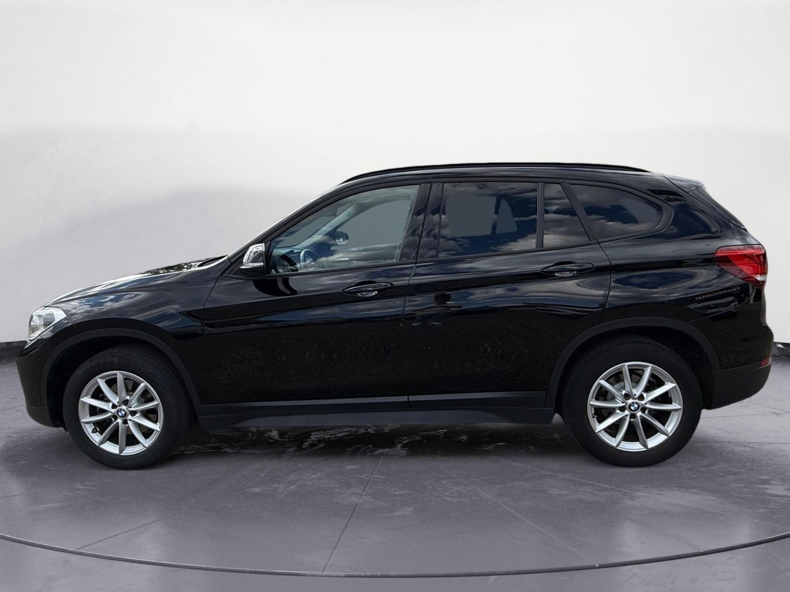 BMW X1 sDrive18d Advantage Aut. Panorama AHK Rückfah, миниатюра 3