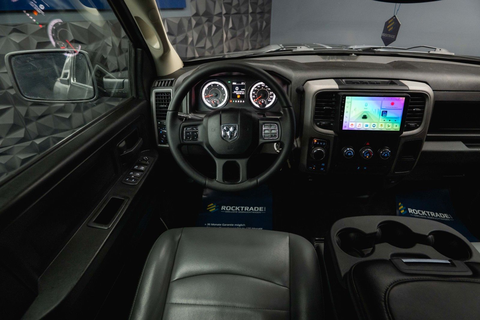 Fahrzeugabbildung Dodge RAM 5.7 V8 HEMI 4x4 OFFROAD Night-Paket LONGBED