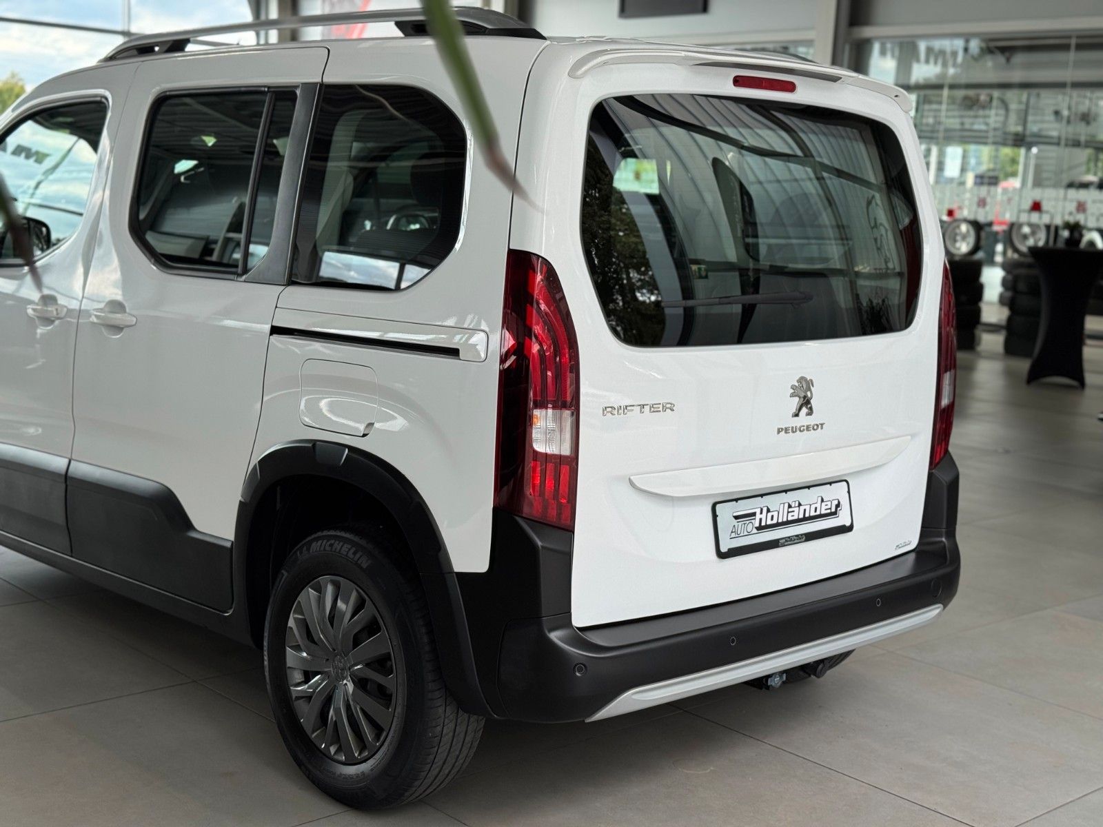 Fahrzeugabbildung Peugeot Rifter 1.5 HDI Allure AHK Klima Drive-Assist-Pak