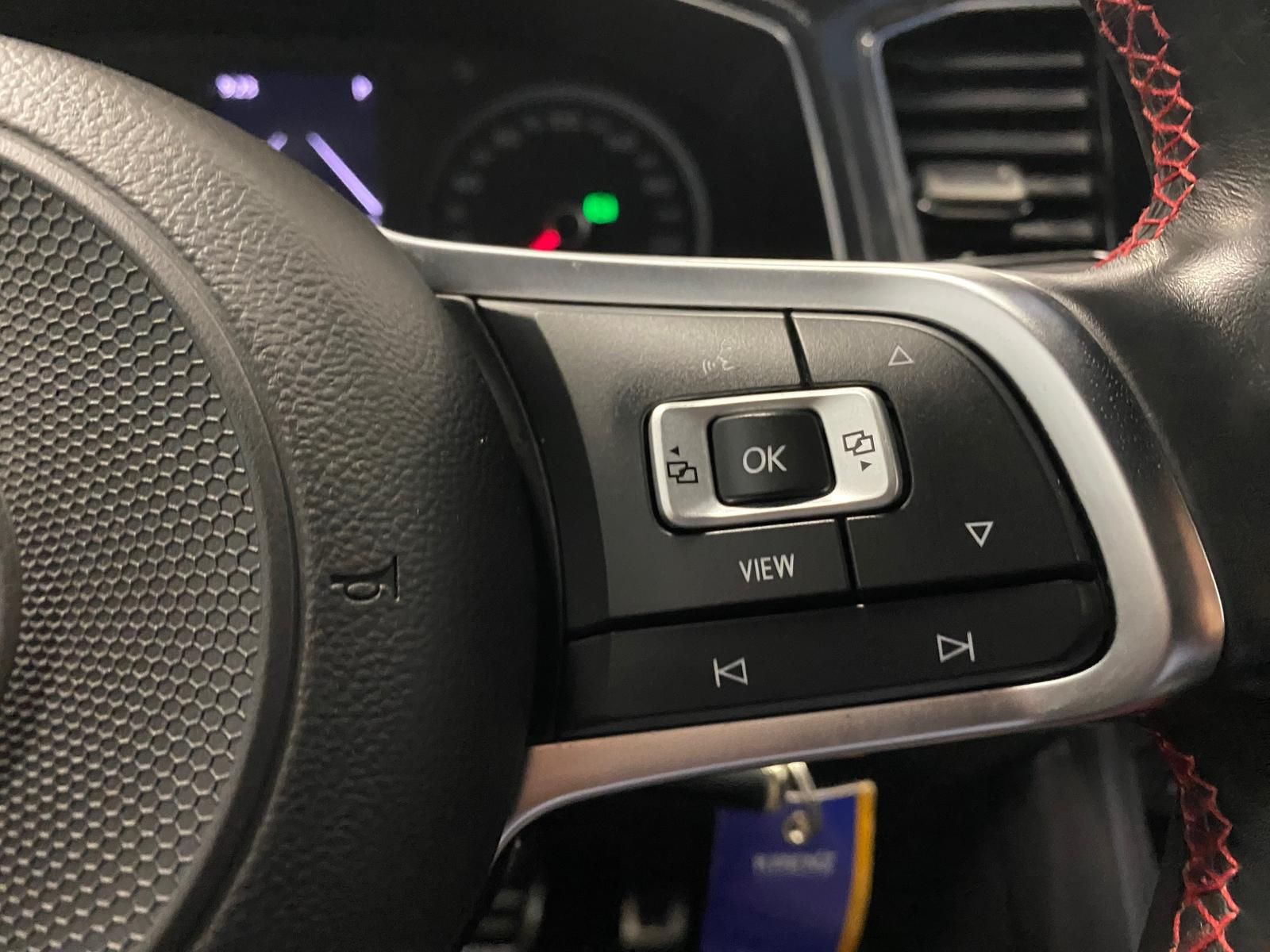 Fahrzeugabbildung Volkswagen T-Roc 1.5 TSI DSG SPORT R-LINE+ACC+AHK+ALLWETTER