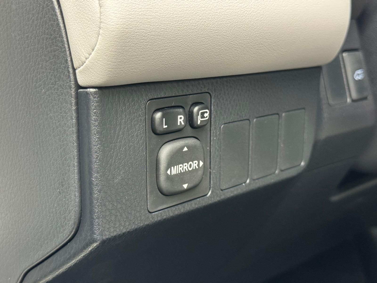 Fahrzeugabbildung Toyota RAV 4 2.5 EXECUTIVE/STANDHZ/RCAM/KEY/LED/DAB/RSA