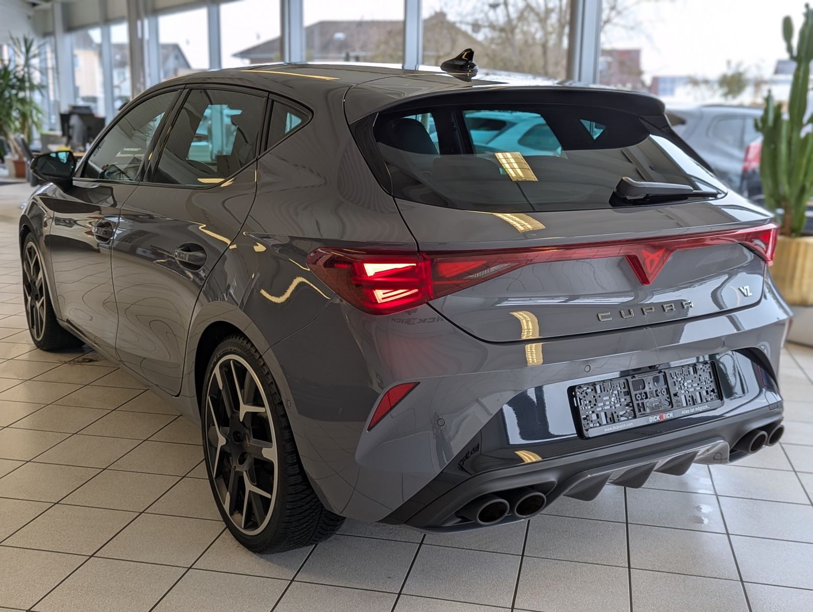 CUPRA Leon 2.0TSI VZ Matrix Pano Sennheiser Kamera 19" - Image 5