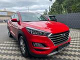 Hyundai Tucson Trend Mild-Hybrid 2WD Navi Automatik AHK - Hyundai TUCSON Gebrauchtwagen in Duisburg