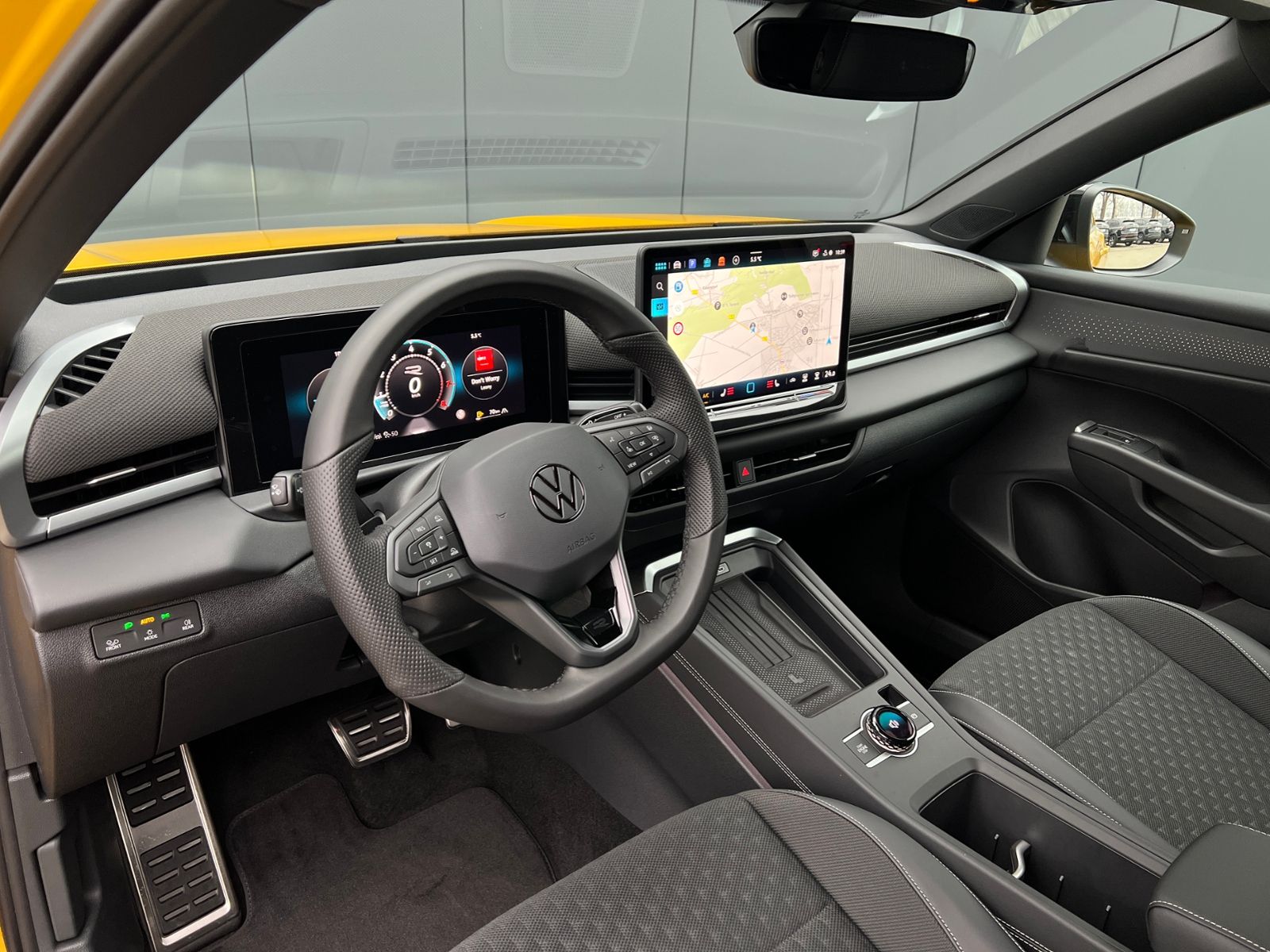 Fahrzeugabbildung Volkswagen T-Roc R-Line 1.5 eTSI DSG *Black Style, IQ-Light