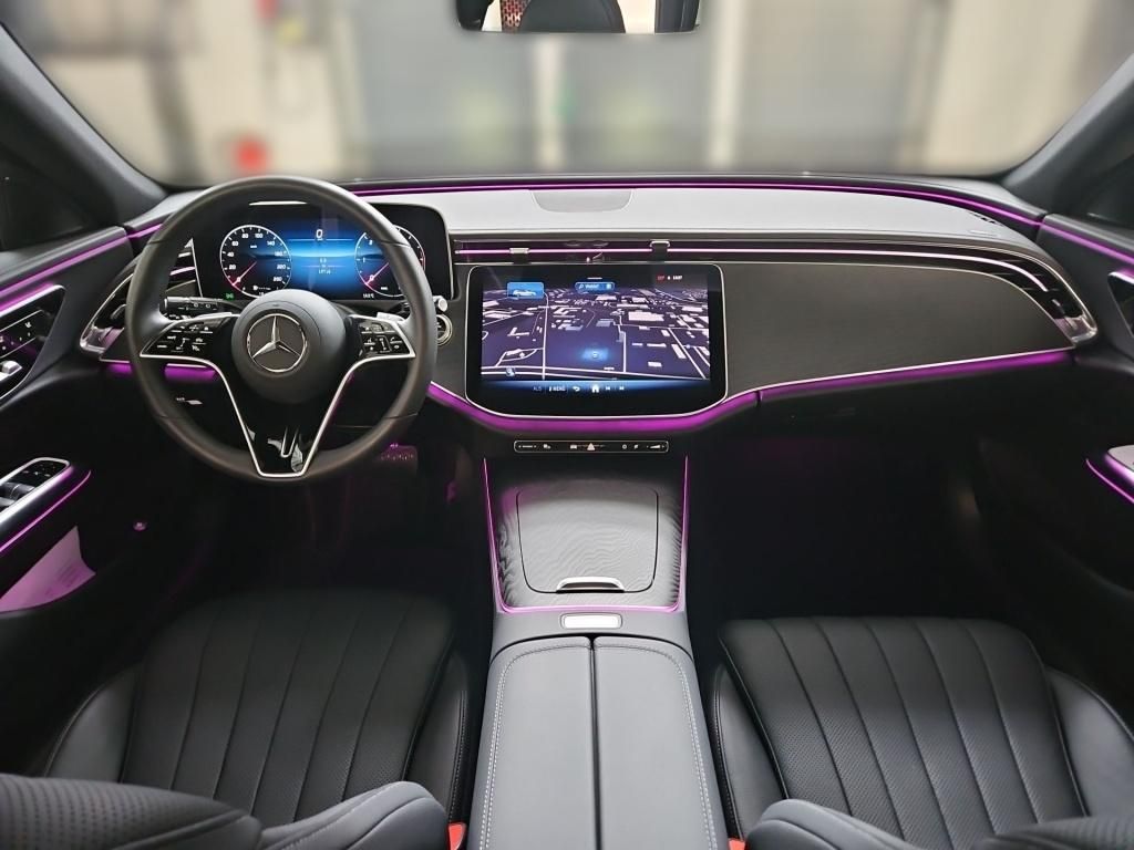Fahrzeugabbildung Mercedes-Benz E 450 dT 4M Avantg. AHK ACC Sitzklima Pano 360°