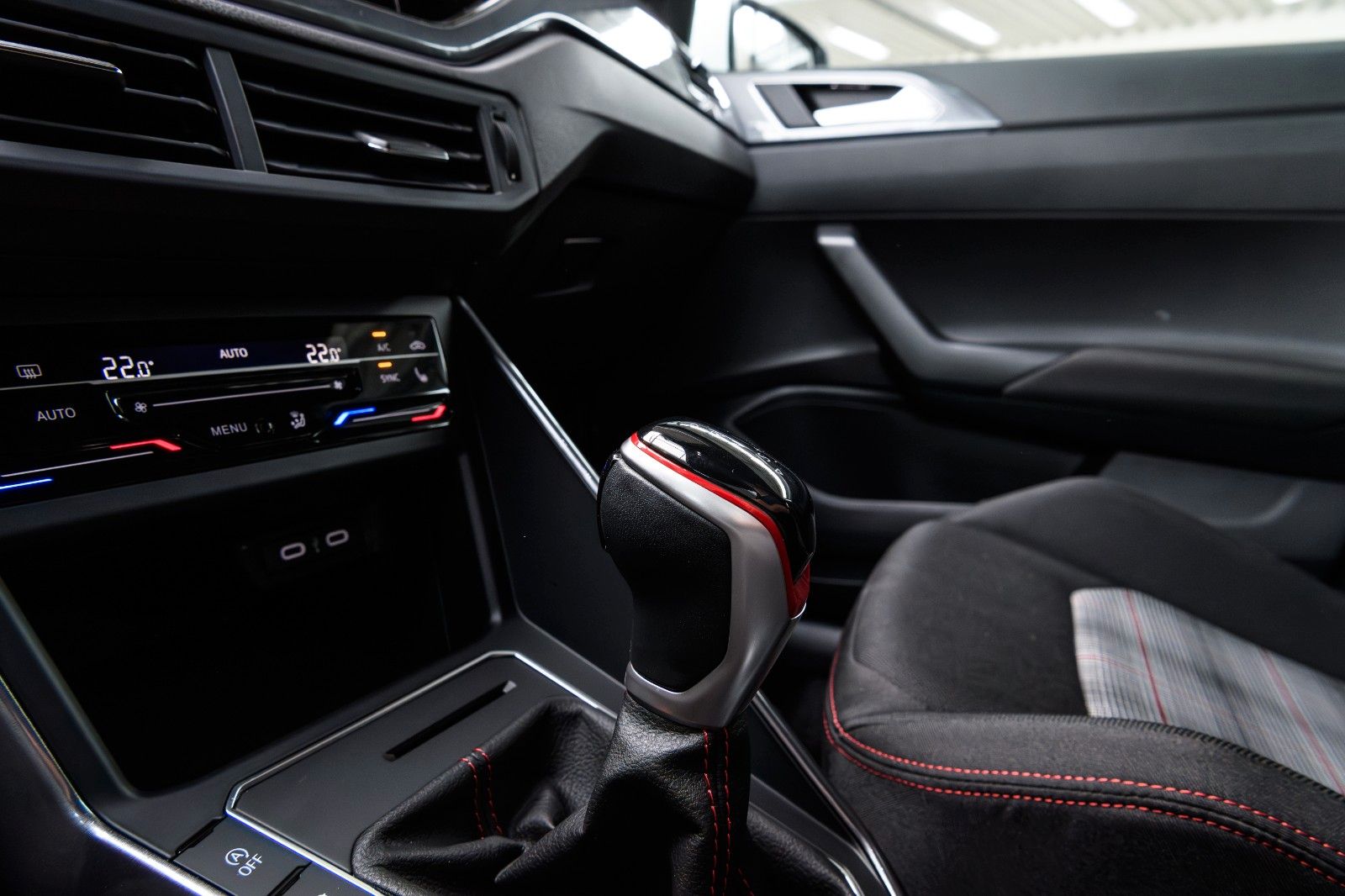 Fahrzeugabbildung Volkswagen Polo GTI DSG +IQ LED+ACC+APP+IQ DRIVE+SIDEASSIST