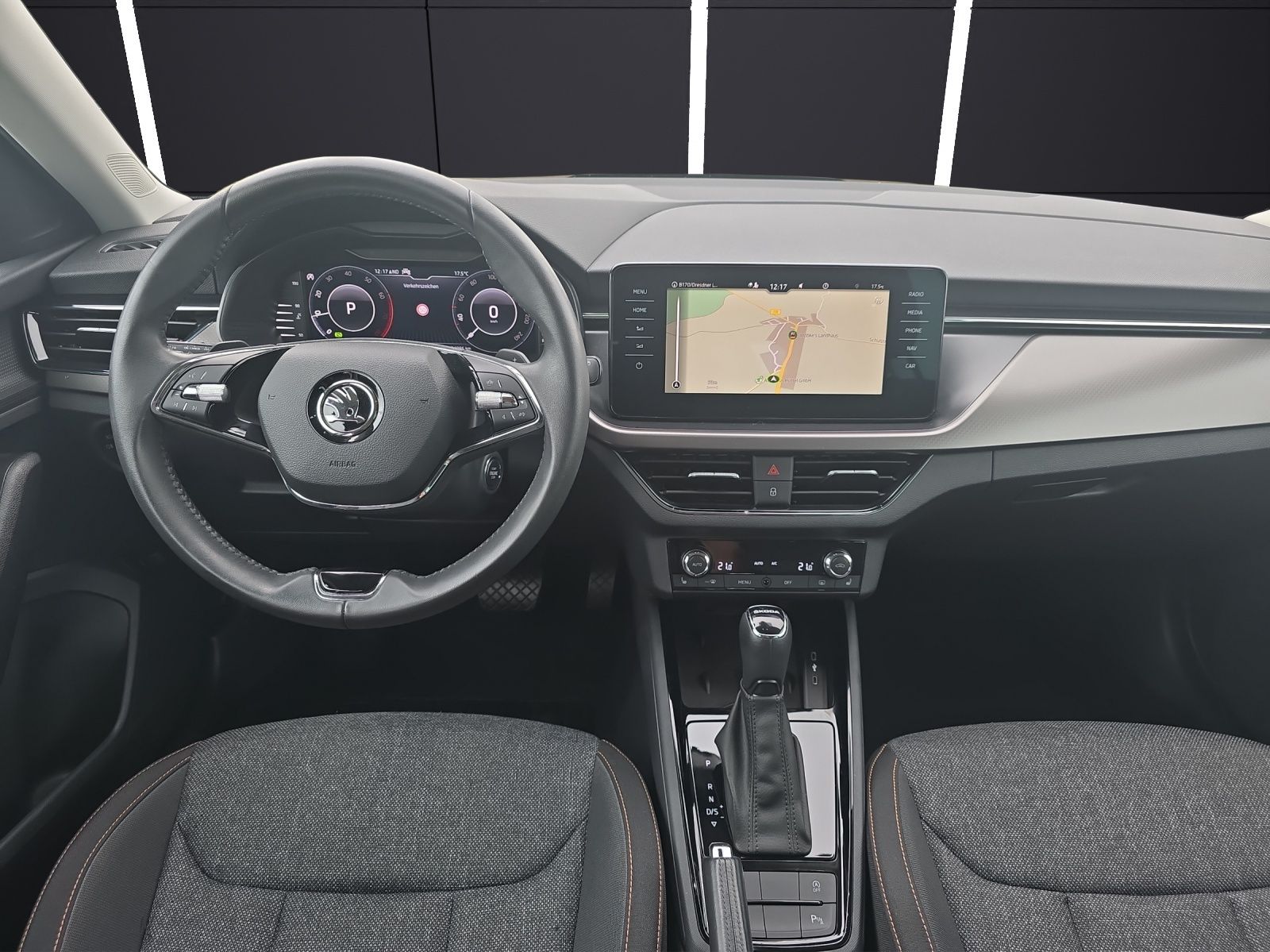 Fahrzeugabbildung SKODA Kamiq Clever 1,5 TSI DSG VOLL-LED NAVI KESSY