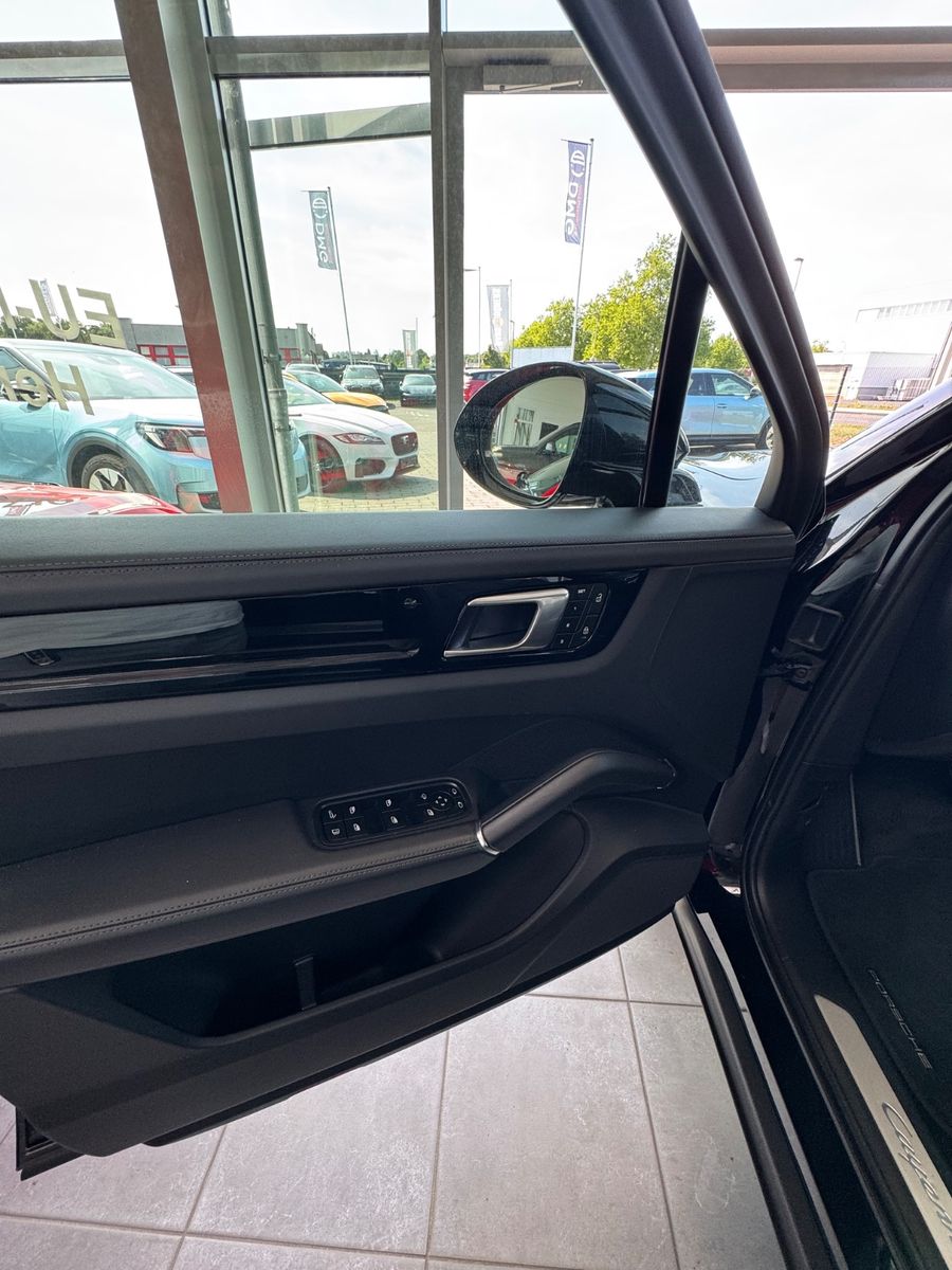Fahrzeugabbildung Porsche Cayenne E-Hybrid/Innodrive/Panodach/