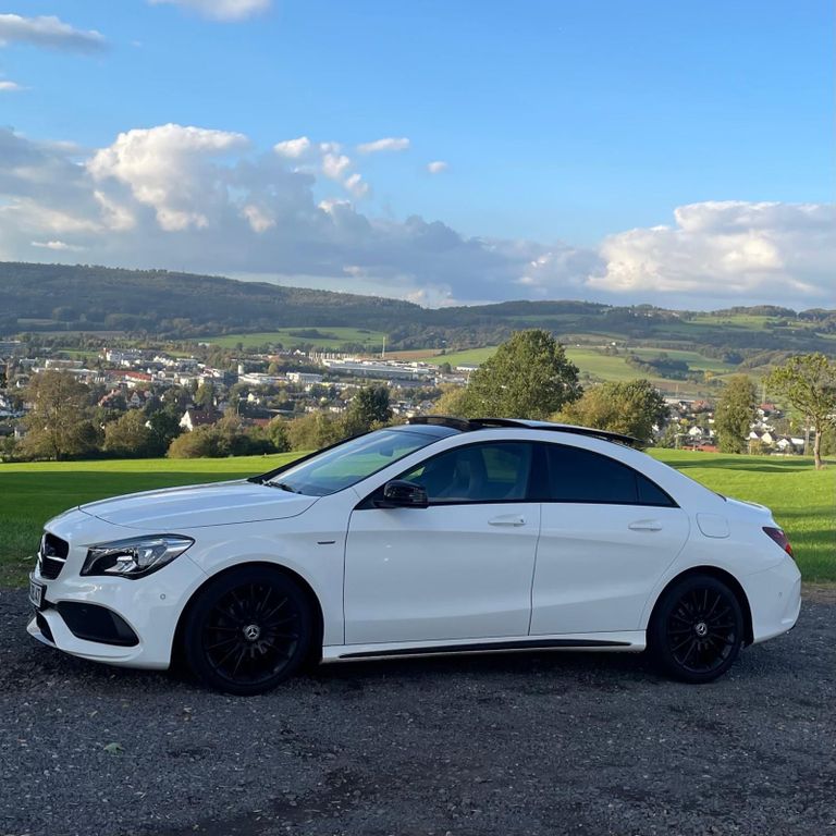 Image of Mercedes-Benz CLA 200