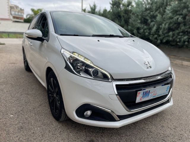 Peugeot 208 BlueHDi 75 5 porte Allure