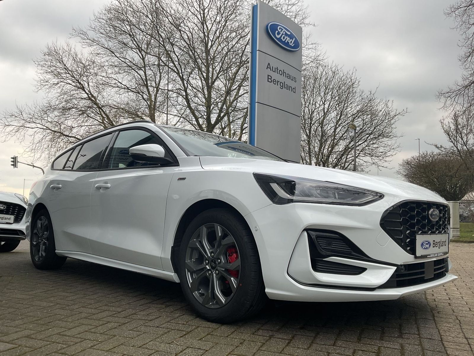 Ford Focus ST-Line Turnier LED*NAVI*RFK imagem 3
